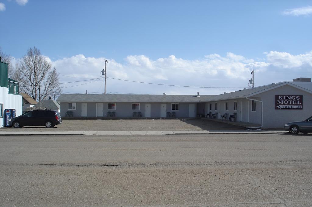 King'S Hotel & Motel By Elevate Rooms Shaunavon Exterior photo
