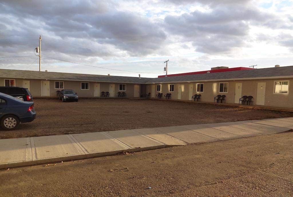King'S Hotel & Motel By Elevate Rooms Shaunavon Exterior photo